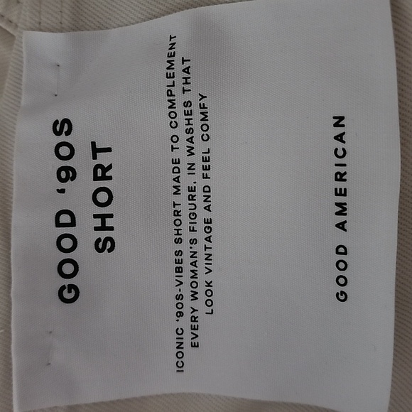 Good American 90s Women's Size 15 Shorts With Frayed Cuff NWT - Picture 7 of 7